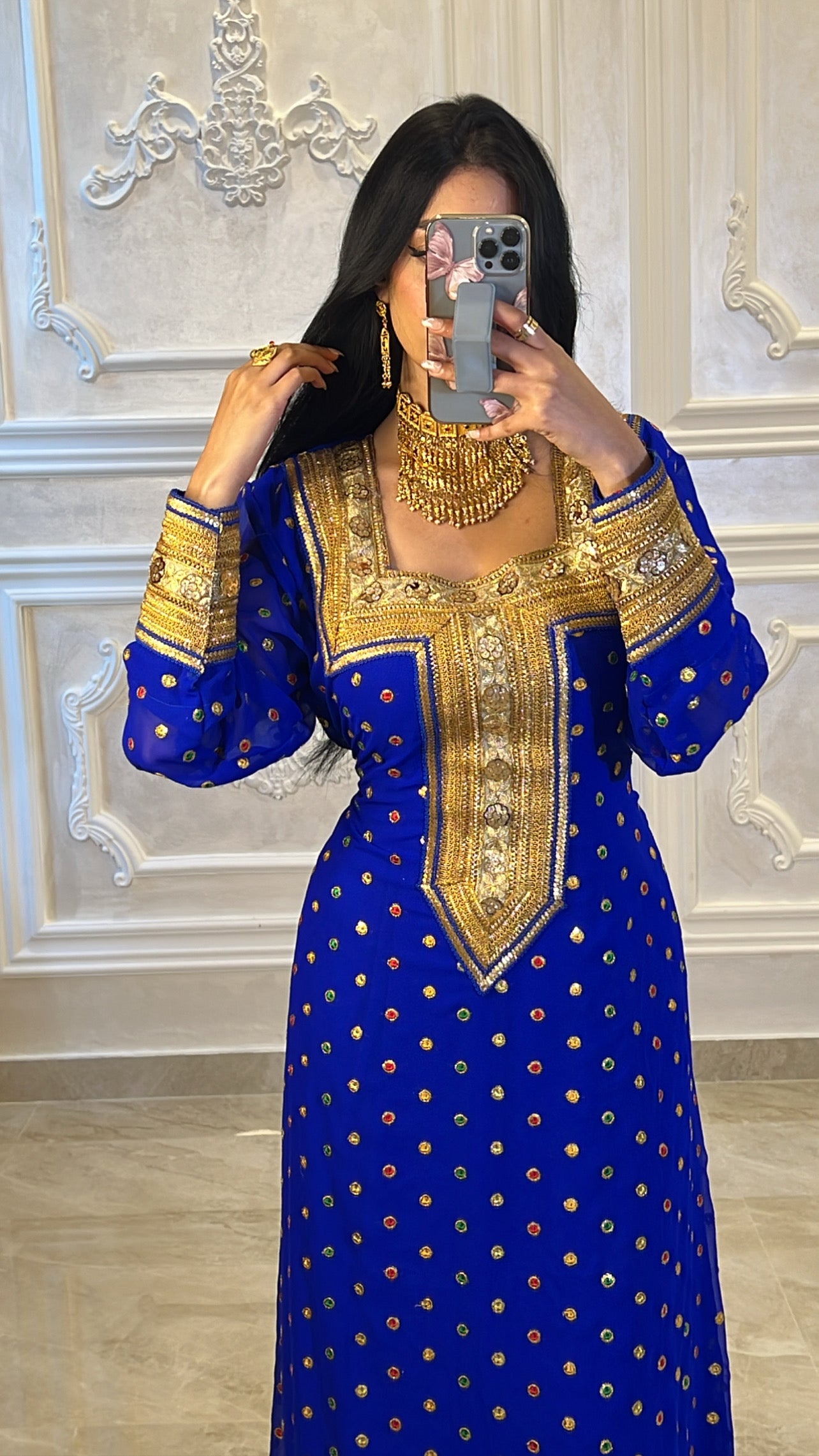 3thary dress