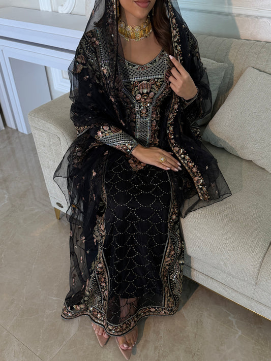 Garden thob(بدون خياطه مع شيله)